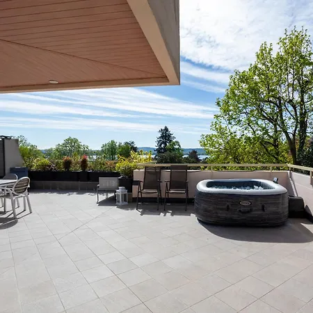 Lesa, Jacuzzi With Lakeview Апартаменты Леза
